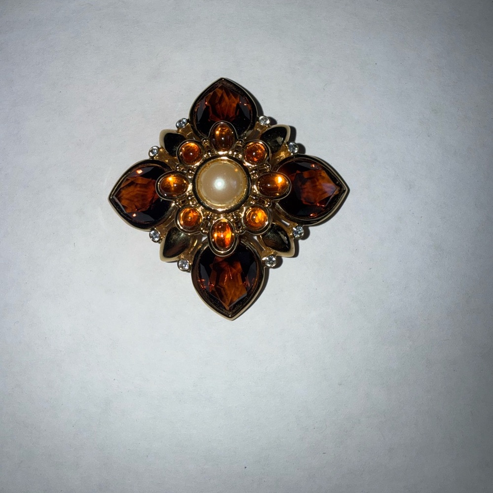 Joan Rivers Gold and Amber Brooch - Picture 7 of 7